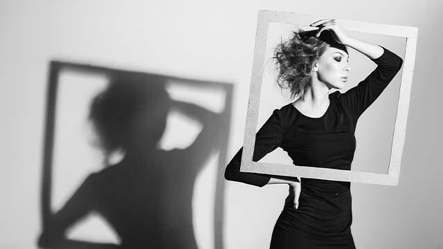 Fashion photographer Dubai capturing high-end editorial shoot in the UAE

